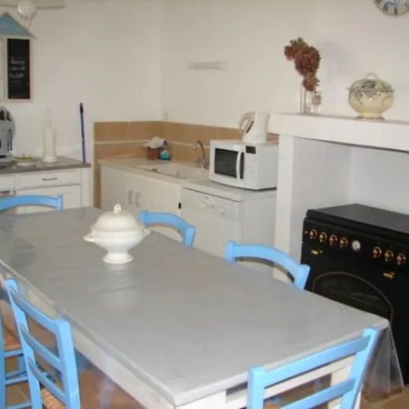 Maison Traditionnelle Pres De L'ecole De Voile, 4 Chambres, Jardin Clos, Animaux Acceptes - Fr-1-823-41 * Barbâtre